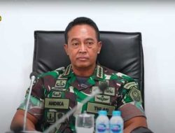 Wajah Jenderal Andika Perkasa Terpampang di Spanduk Pakai Kaus Berlogo PKI