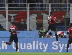 Milan Kembali ke Puncak Klasemen Usai Hancurkan Genoa 2-0