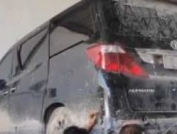 Toyota Alphard Bupati Lutra akan Dilelang
