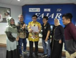 Dr Andis Ketua PP IKA SMPN 1 Tanasitolo Wajo Silaturahim ke Media Massa