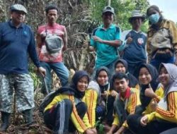 Masyarakat Desa Tolangi Sukamaju Bersama Mahasiswa KKNT Lakukan Penghijauan