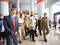 Wali Kota Judas Hadiri Wisuda UT Makassar