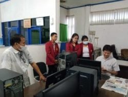 Tiga Mahasiswa UKI Toraja ‘Menimba’ Ilmu Jurnalistik di Kantor Harian Palopo Pos