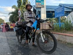 Ciwang, Nekat Mudik dengan Bersepeda dari Papua ke Palopo, Lama Perjalanannya?