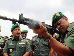 Heboh, Foto Diduga Panglima TNI Jenderal (Purn) Gatot Nurmantyo Bersama Wanita di Sebuah Kamar, Ini Kata Roy Suryo…
