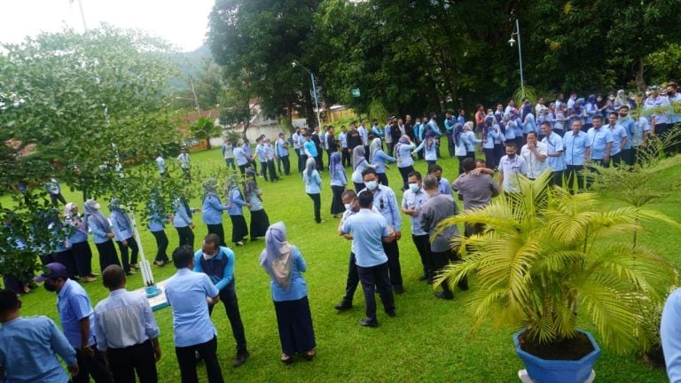 Hari Pertama Kerja Pascalibur Lebaran Direksi Dan Karyawan Perumda Tm