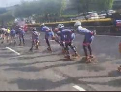 Latihan Sepatu Roda di Jalan Raya, Pengguna Jalan Protes!