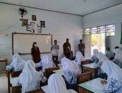 Pengawas Disdik Sulsel Pantau Pelaksanaan Ujian Semester Genap 2021-2022 di SMAN 8 Lutra