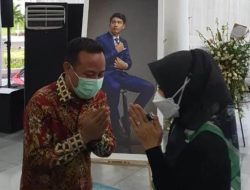 Empati Duka atas Meninggalnya Anak Ridwan Kamil, Gubernur Andi Sudirman Kunjungi Rujab Gubernur Jabar
