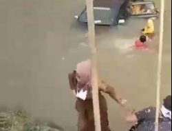 Viral! Beredar Video Mobil Rombongan Guru Hanyut di Sungai Noling