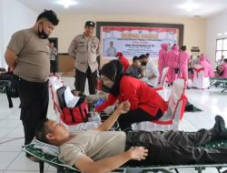 Sambut HUT Bhayangkara ke-76, Polres Toraja Utara Gandeng UDD-PMI Kota Palopo Gelar Donor Darah