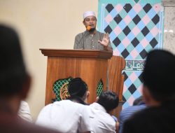Shalat Berjamaah dengan Warga Bantaeng, Gubernur Andi Sudirman Ajak Masyarakat Taat Ibadah