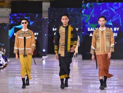 Batik Rongkong ‘Hipnotis’ Penonton Surabaya Fashion Festive