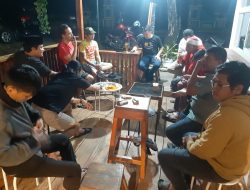 Diskusi Pemuda Bua, Aktivis Buruh Hidayat Jaya Tekankan Persatuan Membangun SDM