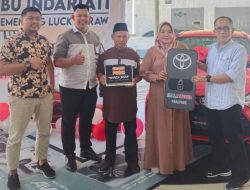 Selamat! Ibu Indariati Berhasil Memenangkan Hadiah Toyota Agya dari Kalla Toyota