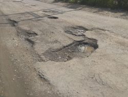 Berlubang, Jalan Poros di Desa Wiwitan Barat Rawan Kecelakaan