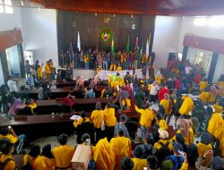 Demo Kenaikan BBM, Mahasiswa Duduki Ruang Paripurna DPRD Palopo