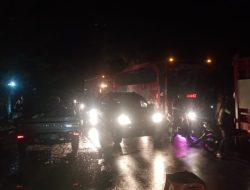 Jembatan Rampoang Ditutup, Penumpang Tujuan Makassar Menyambung Kendaraan