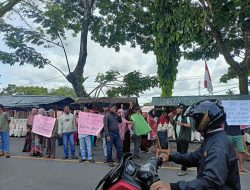 Warga Telluwanua Demo,  Minta Pemkot Bertanggung Jawab Atas Dampak Banjir