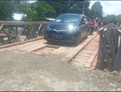 Sabtu Pukul 11:45 Wita,  Jembatan Darurat di Rampoang Sudah Bisa Dilewati Mobil