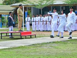 RMB Pimpin Upacara Bendera SMKN 2 Palopo