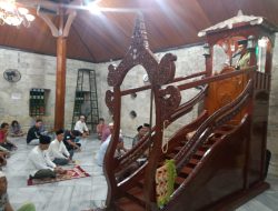 Jemaah Masjid Jami’ Tua Palopo Salat Gerhana