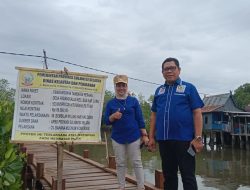Kades Padang Kalua Mendampingi Legislator Sulsel Tinjau Proyek Tambatan Perahu