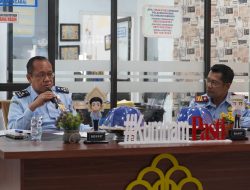 Kepala Divisi Keimigrasian Kantor Wilayah Kementerian Hukum dan HAM RI Sulawesi Selatan Semangati Pegawai Kanim Palopo