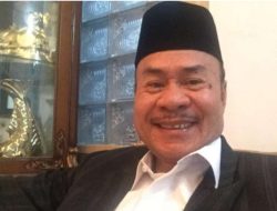 Mantan Rektor Unanda Prof Lauddin Marsuni Dikukuhkan sebagai Guru Besar UMI