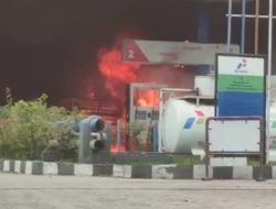SPBU Alang-alang Toraja Utara Terbakar, Satu Mobil Pickup Ludes, Satu Orang Luka Terbakar