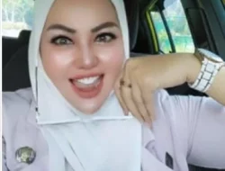 Demo di DPR RI, Lihat Aksi Kades Nyentrik, Cantik, dan Tajir Wiwin Komalasari