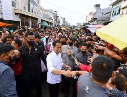 Presiden Jokowi Datang, Masyarakat Sorowako Bahagia
