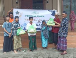 PCNU Tana Toraja Kumpul Donasi dan Serahkan Bantuan ke Kaum Dhuafa di Makale