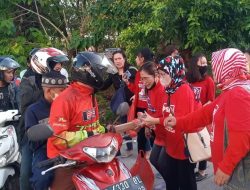 Menutup Ramadan, PSI Makassar Kembali Bagikan 1.000 Paket Buka Puasa di Jl. Metro Tanjung Bunga