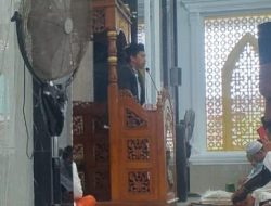 Dr Ishaq Iskandar Khatib Salat Id di Masjid As Salam Benteng