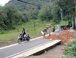 Jalan Poros Alang-alang-Salu Ditimbuni, Ketua Komisi lll DPRD Torut: Pemeliharaan Jalan Masih Tanggung Jawab Kontraktor