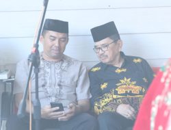 Wali Kota JA dan Ketua PDI Perjuangan Alfri Jamil Mesra Saat Melayat di Kediaman Almarhum Kabag Umum Pemkot