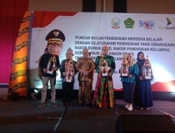 Guru SMKN 6 Palopo Wahyu P Sibenteng Juara I Pada Lomba Lagu Daerah Antar Guru SMA/SMK se Sulsel