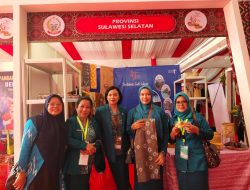 Wakil Ketua Dekranasda Torut Damayanti Batti Promosikan Kain Tenun Toraja dan Sarita di Medan