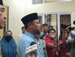 Gubernur Sulawesi Selatan Lepas Jemaah Haji Kloter 1 Embarkasi Makassar