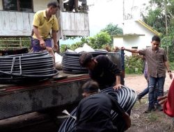 DSP Terus Alirkan Kebaikan, Bantu Masyarakat Rantebua Torut Pipa Air 1 Km