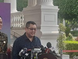 Ketua Umum PSMTI Temani Hary Tanoesoedibjo Menghadap Presiden Jokowi di Istana