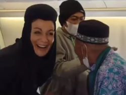 Jemaah Calon Haji Minta Diturunkan dari Pesawat karena Lupa Memberi Makan Ayam