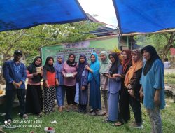 Tim PKM Unanda Pelatihan Pelbagai Olahan Bahan Dasar Sagu ke Perempuan Desa Malimbu Lutra