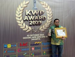Anggota DPR RI Muhammad Fauzi Terima KWP Award sebagai Legislator Peduli Akses Kendaraan