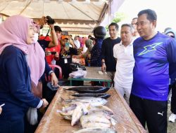 Stabilitasi Pasokan dan Harga, Pj Gubernur Sulsel Buka Gerakan Pangan Murah di Bone