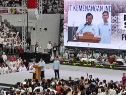 Lihat, Prabowo-Gibran Tiba di Indonesia Arena Senayan, Kompak Pakai Kemeja Biru