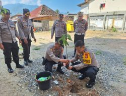 Program Jaga Lingkungan, Polres Tana Toraja Tanam 700 Pohon