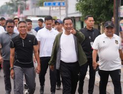 Pj Gubernur Bahtiar Bagikan Bibit Cabai di Lapangan Merdeka