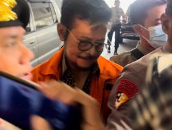 Syahrul Yasin Limpo Penuhi Panggilan Bareskrim, Pakai Baju Batik Coklat